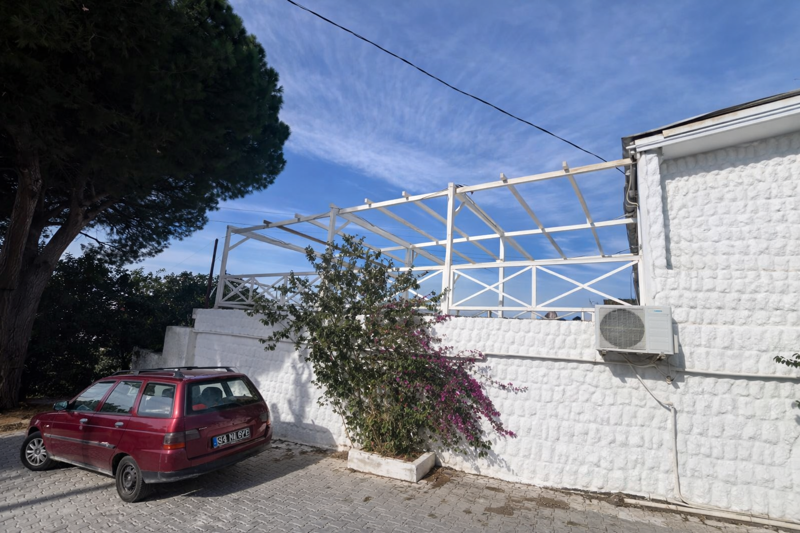 İZMİR ÇEŞME'DE 497 M² SATILIK VİLLA&TURİSTİK TESİS